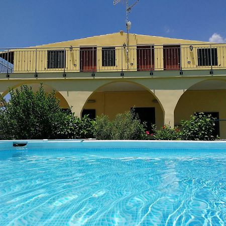 Villa Sole - Finaiti - Appartamento Per Turisti Floridia Exteriör bild