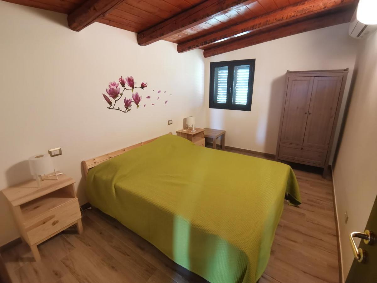 Villa Sole - Finaiti - Appartamento Per Turisti Floridia Exteriör bild