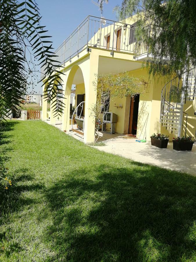 Villa Sole - Finaiti - Appartamento Per Turisti Floridia Exteriör bild